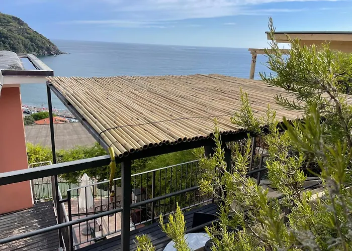 Ocean View Flat With Wi-Fi, Ac And Elevator To Town